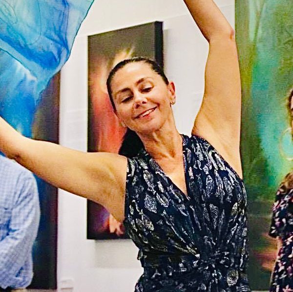 Retrato da professora Fernanda Lima a dançar